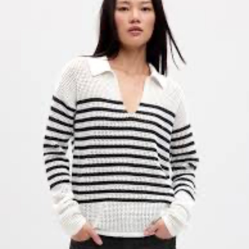GAP White and Black Knit Top